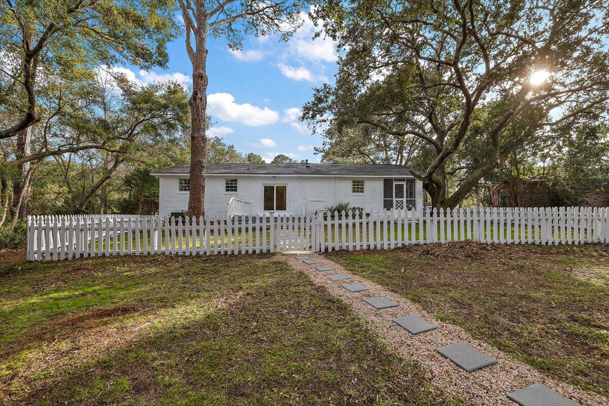 734 Waterloo Street Charleston, SC 29412 - Photo 22 of 26 27-BN0A0893