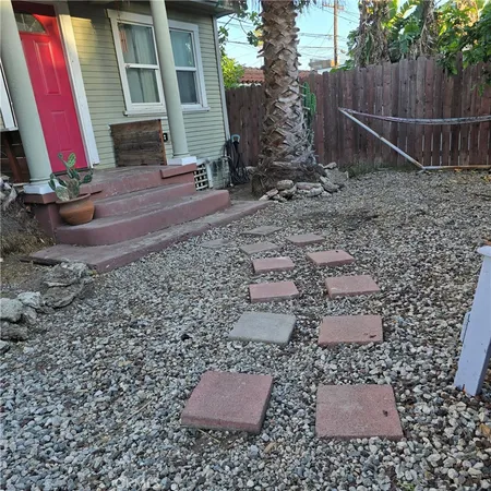 $1,300,000 | 800 North Hobart Boulevard, Los Angeles, CA 90029