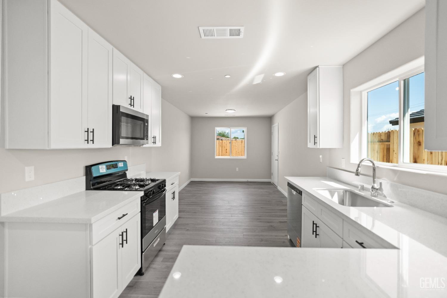 Undisclosed Address Bakersfield, CA 93307 - Photo 19 of 36