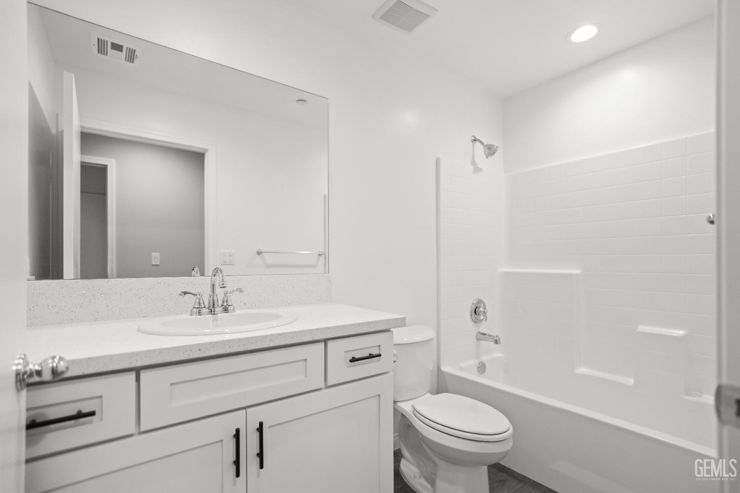 Undisclosed Address Bakersfield, CA 93307 - Photo 29 of 36