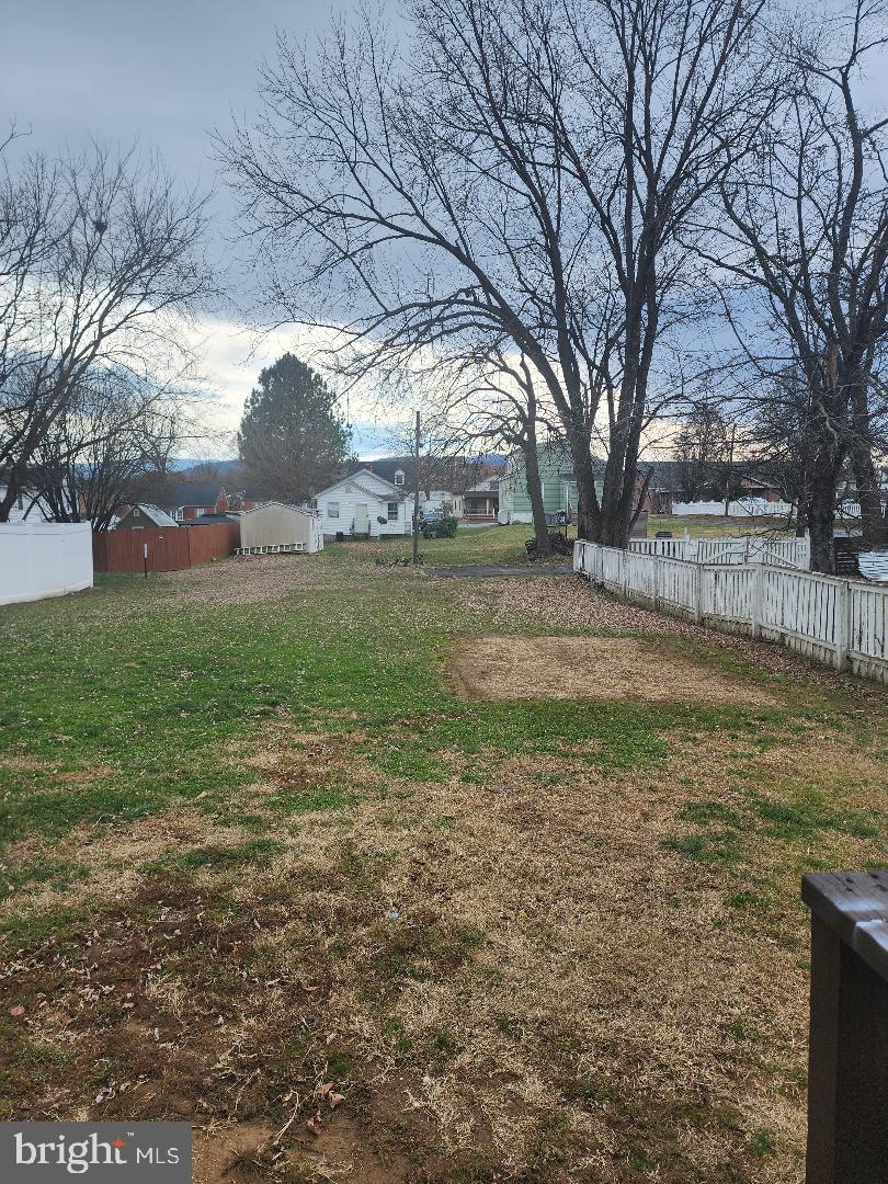 130-134 West 13th Street, Unit 134 Front Royal, VA 22630 - Photo 20 of 21 a view of a yard with a house