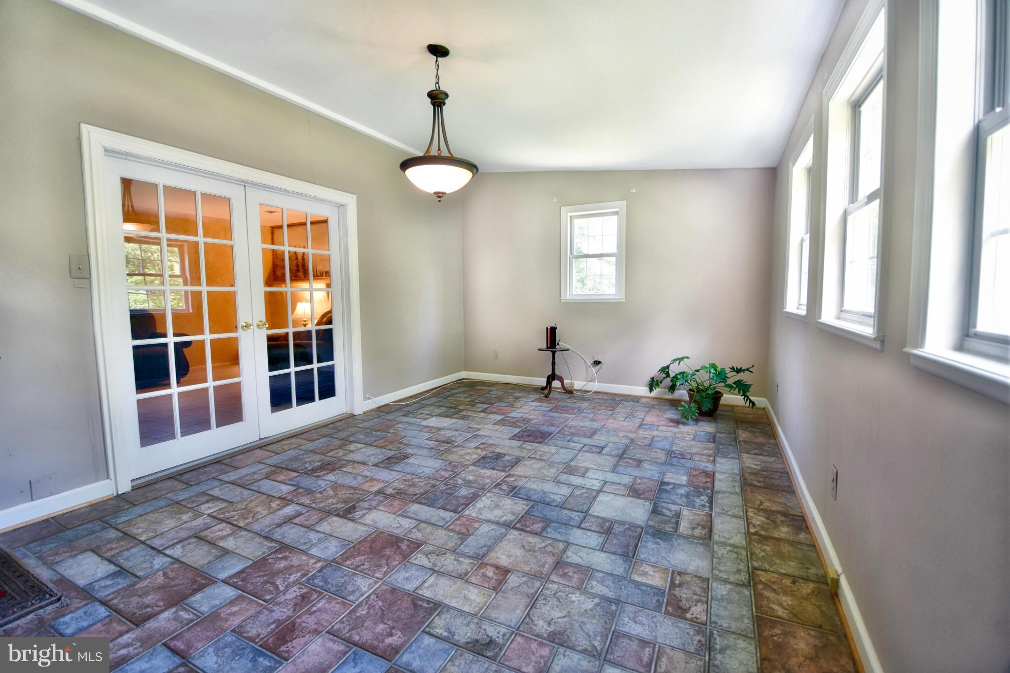 2040 Middlebridge Drive Silver Spring, MD 20906 - Photo 12 of 30 Sun Room
