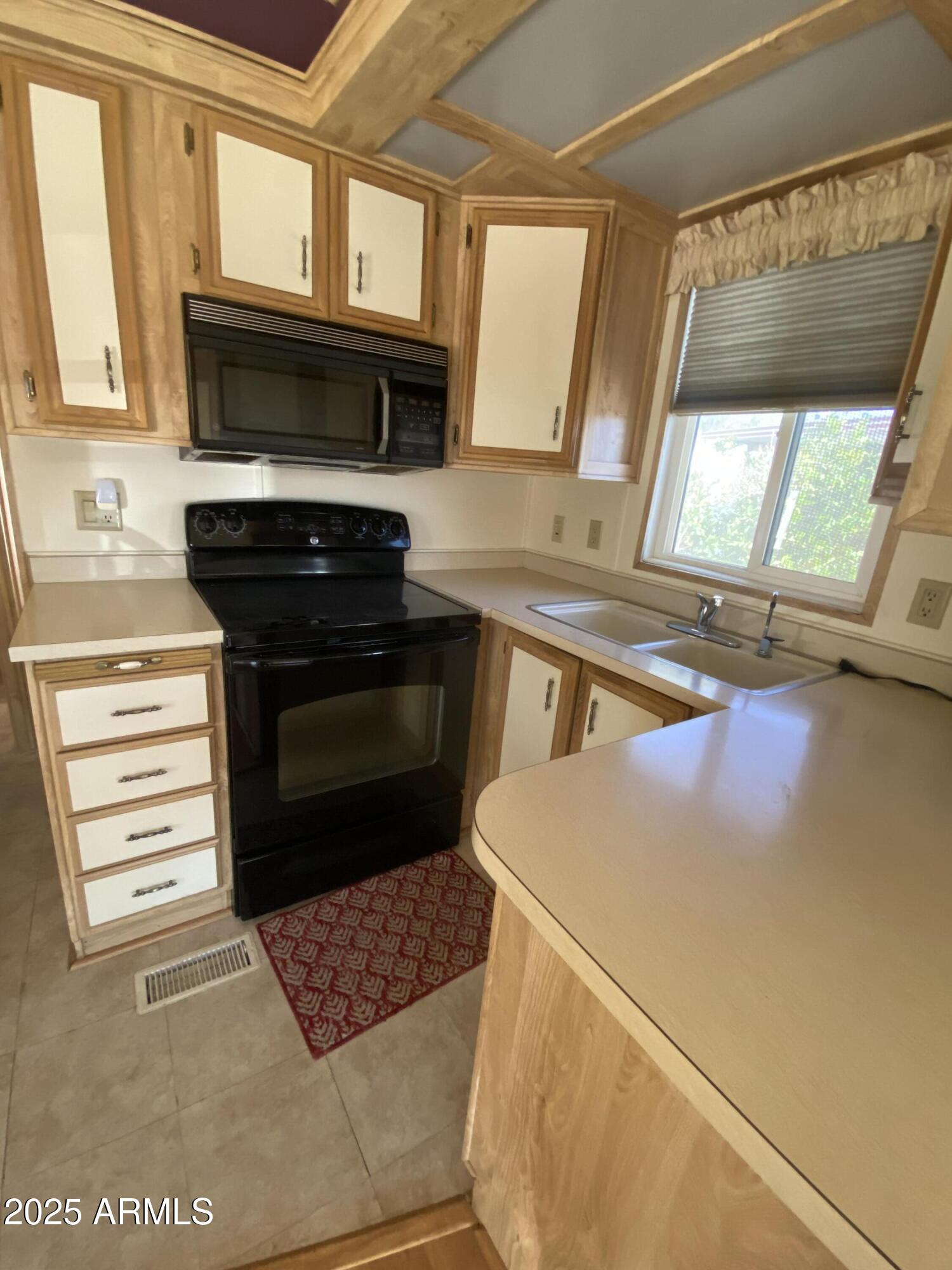 1185 West Klamath Avenue Apache Junction, AZ 85119 - Photo 8 of 26 IMG_5355