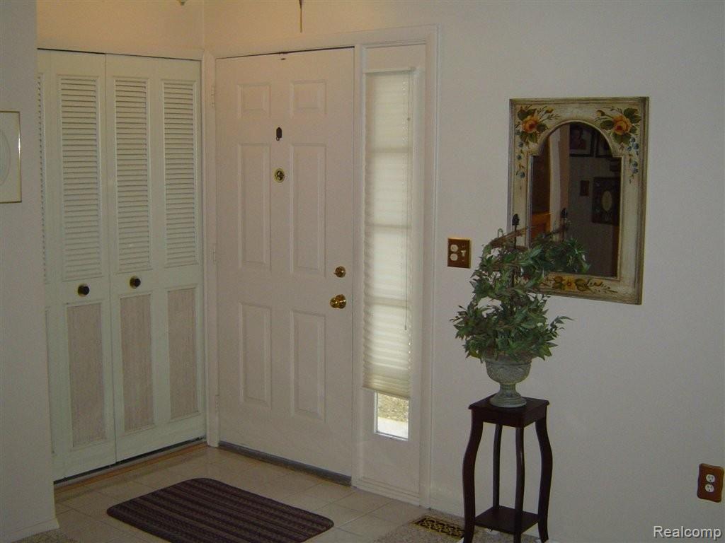 16845 Rudgate Street, Unit 17 Southgate, MI 48195 - Photo 7 of 19 DSC09984.JPG