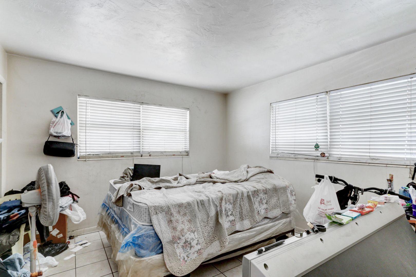 360 West Blue Heron Boulevard, Unit 1 Riviera Beach, FL 33404 - Photo 29 of 43 Living Area