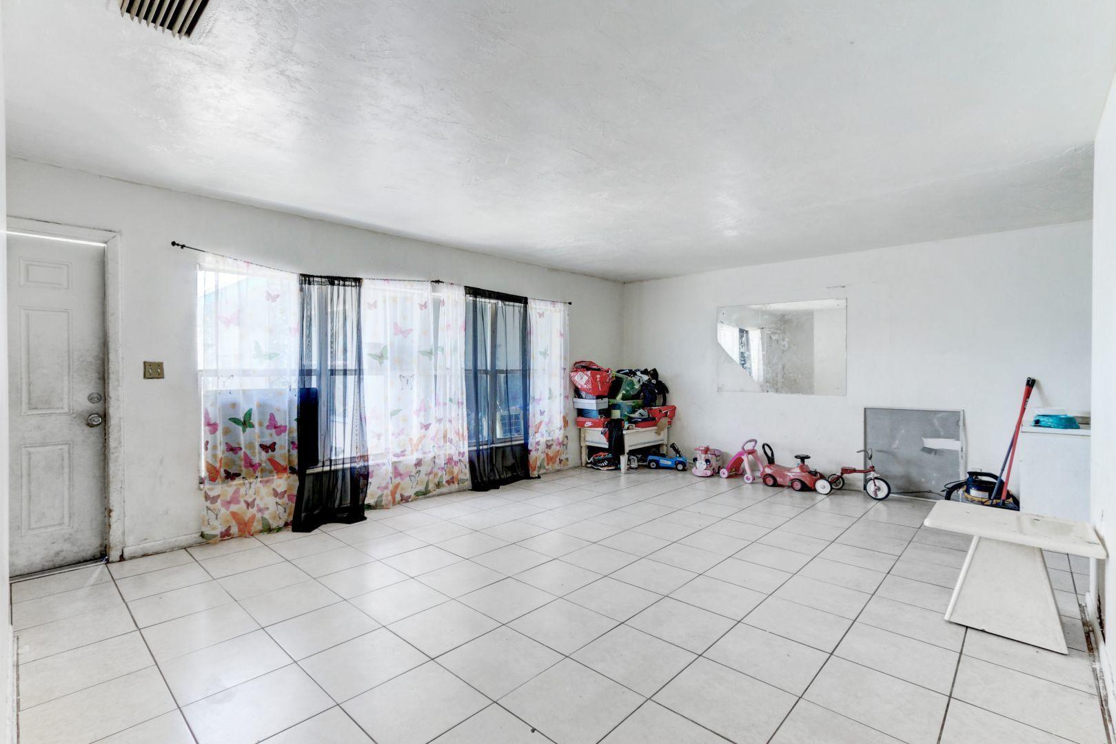 360 West Blue Heron Boulevard, Unit 1 Riviera Beach, FL 33404 - Photo 3 of 43 Living Area