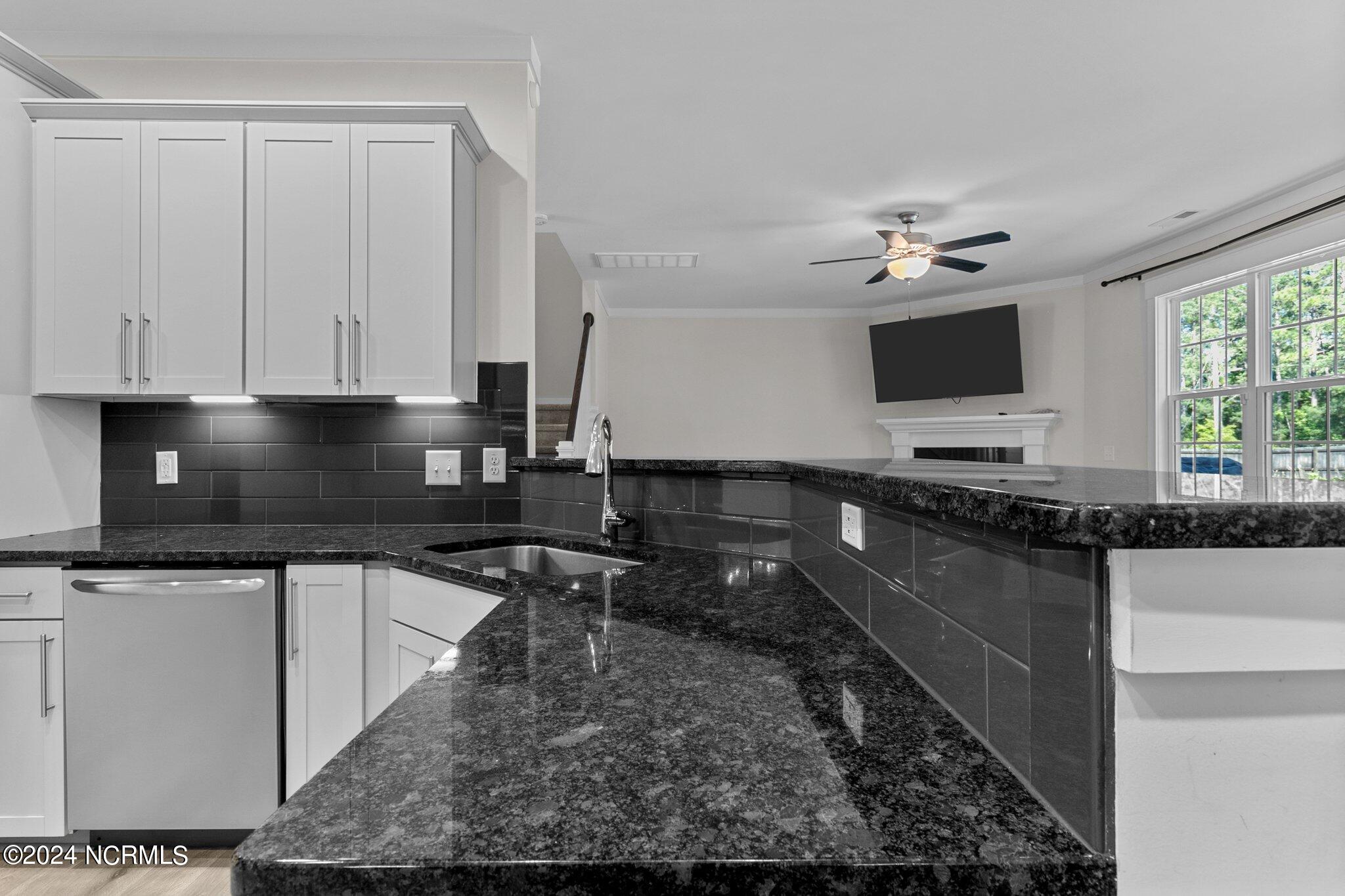 938 Winds Way Aberdeen, NC 28315 - Photo 17 of 55 17-web-or-mls-IMG_9011