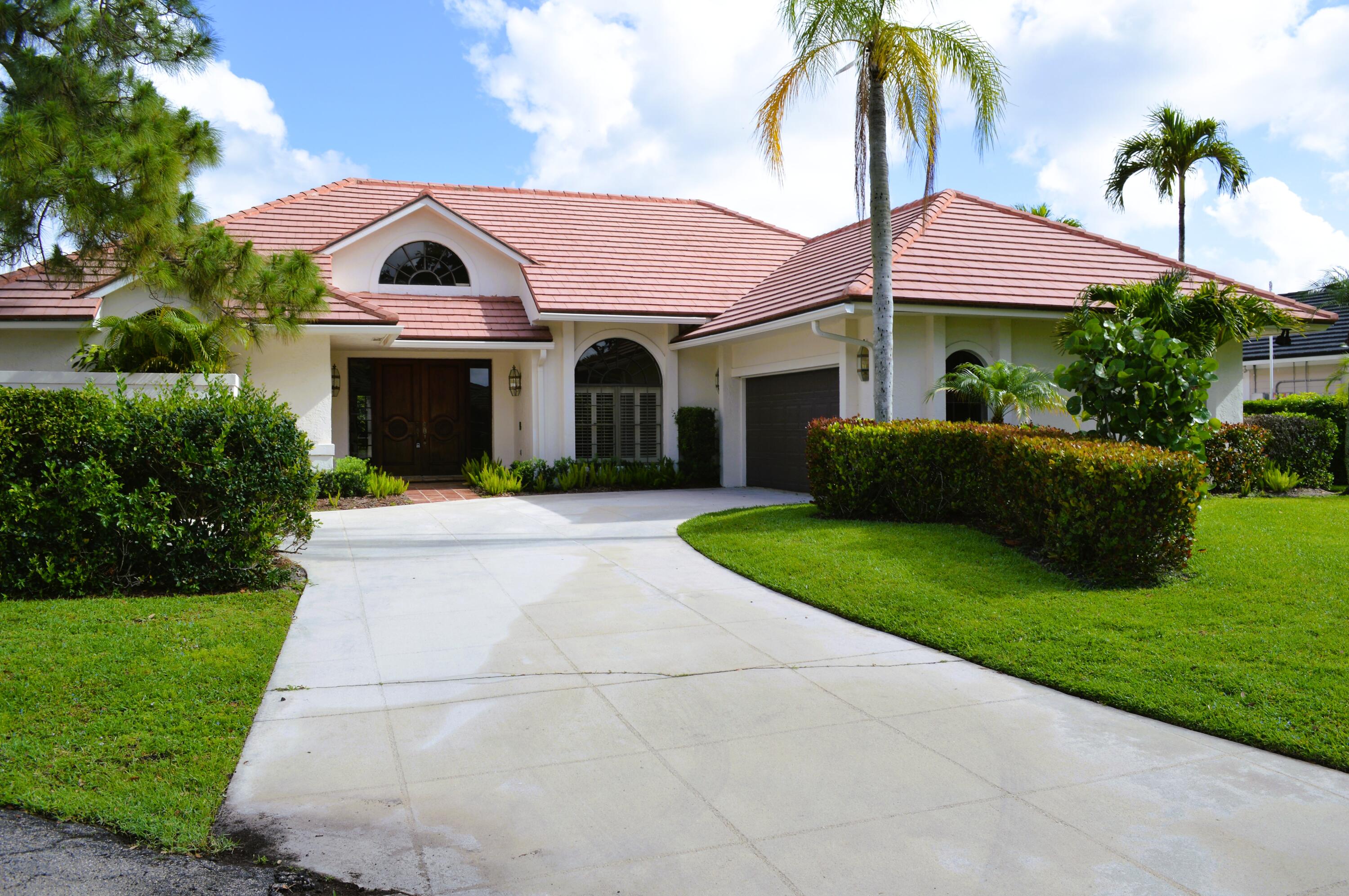 4 Lochwick Road Palm Beach Gardens, FL 33418 - Photo 2 of 35 DSC_0026