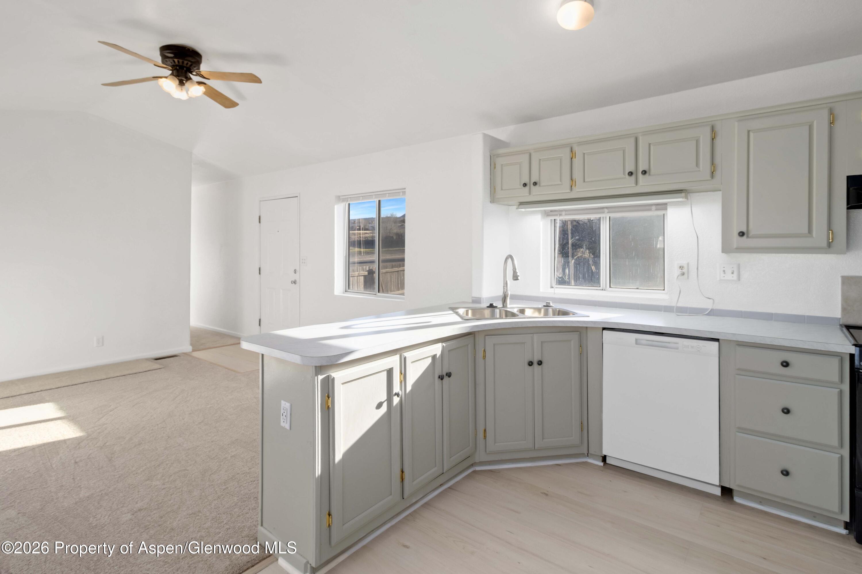 181 Silver Queen Circle Parachute, CO 81635 - Photo 5 of 18 12