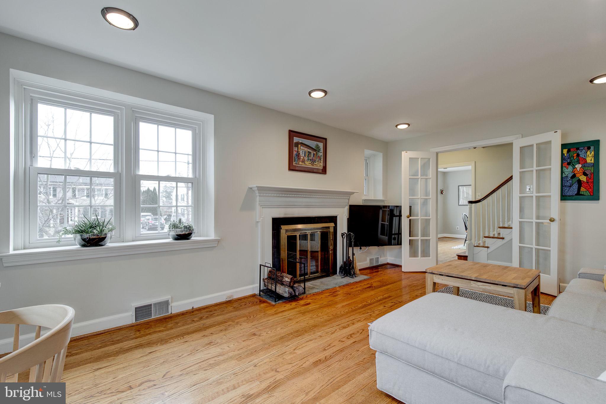 520 Rutgers Avenue Swarthmore, PA 19081 - Photo 5 of 37 Living Room