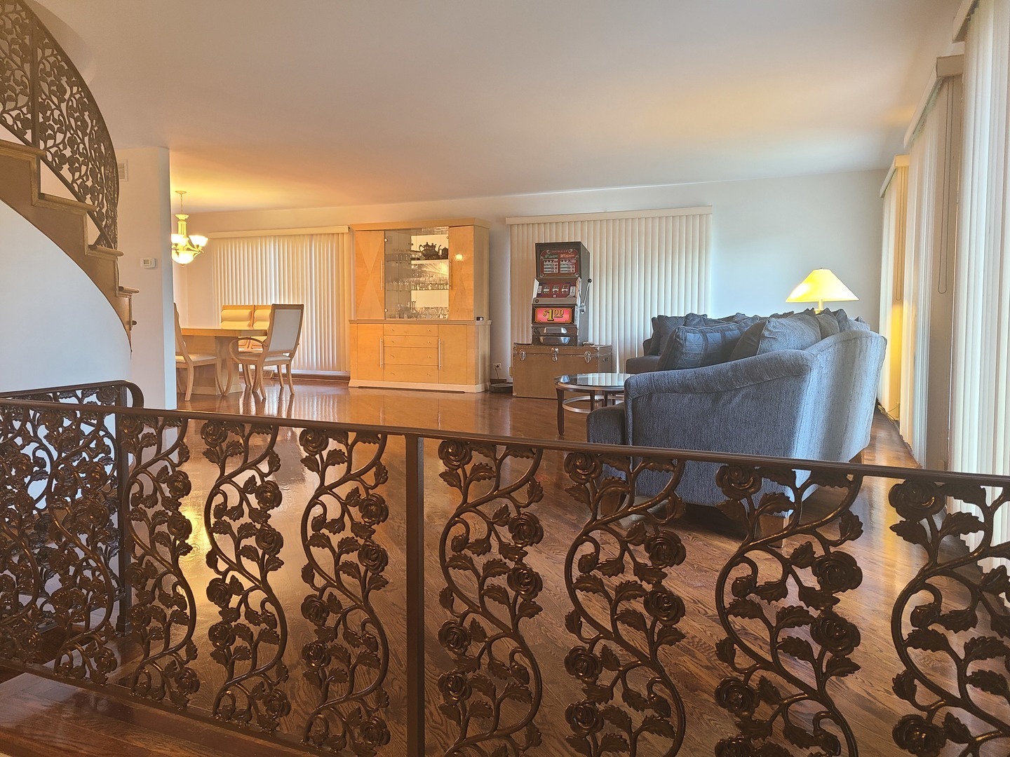 1208 Surrey Road Addison, IL 60101 - Photo 3 of 27