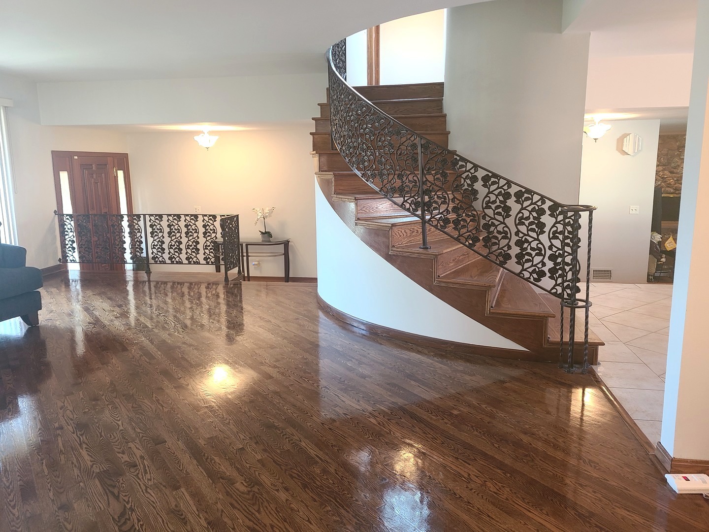 1208 Surrey Road Addison, IL 60101 - Photo 4 of 27