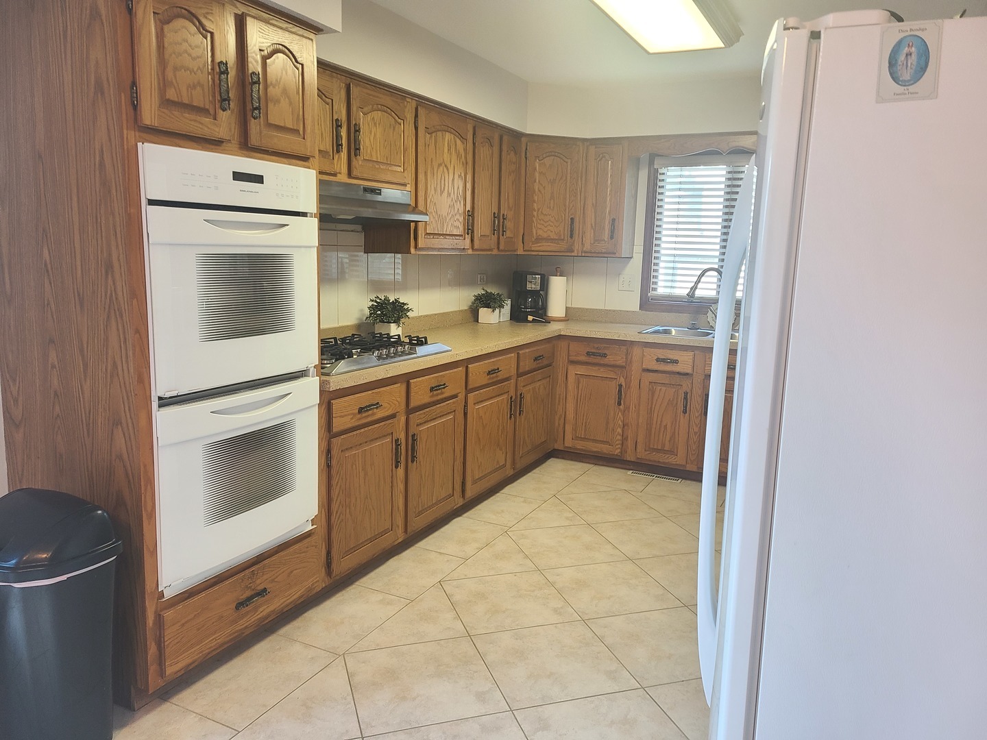 1208 Surrey Road Addison, IL 60101 - Photo 7 of 27