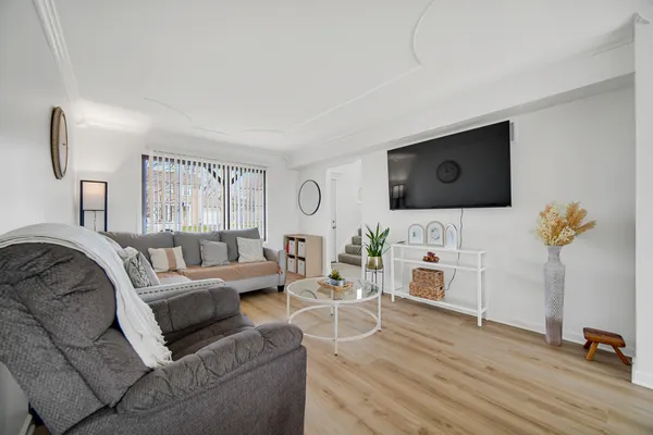 $330,000 | 1185 Norwood Lane, Aurora, IL 60504