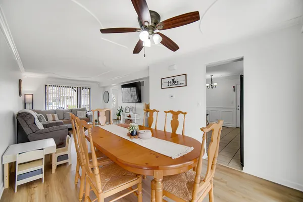 $330,000 | 1185 Norwood Lane, Aurora, IL 60504