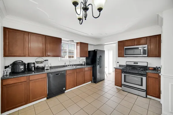 $330,000 | 1185 Norwood Lane, Aurora, IL 60504