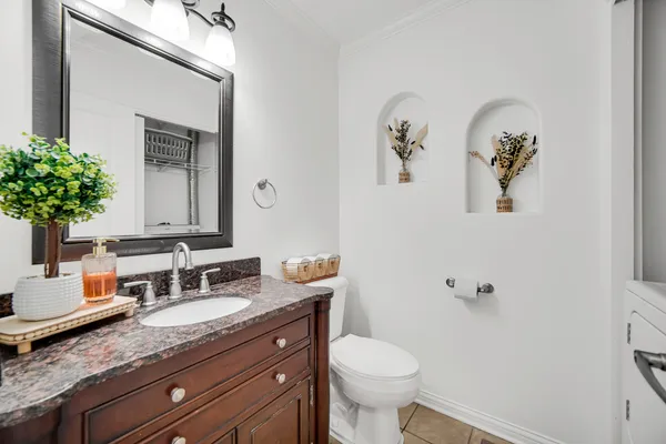 $330,000 | 1185 Norwood Lane, Aurora, IL 60504