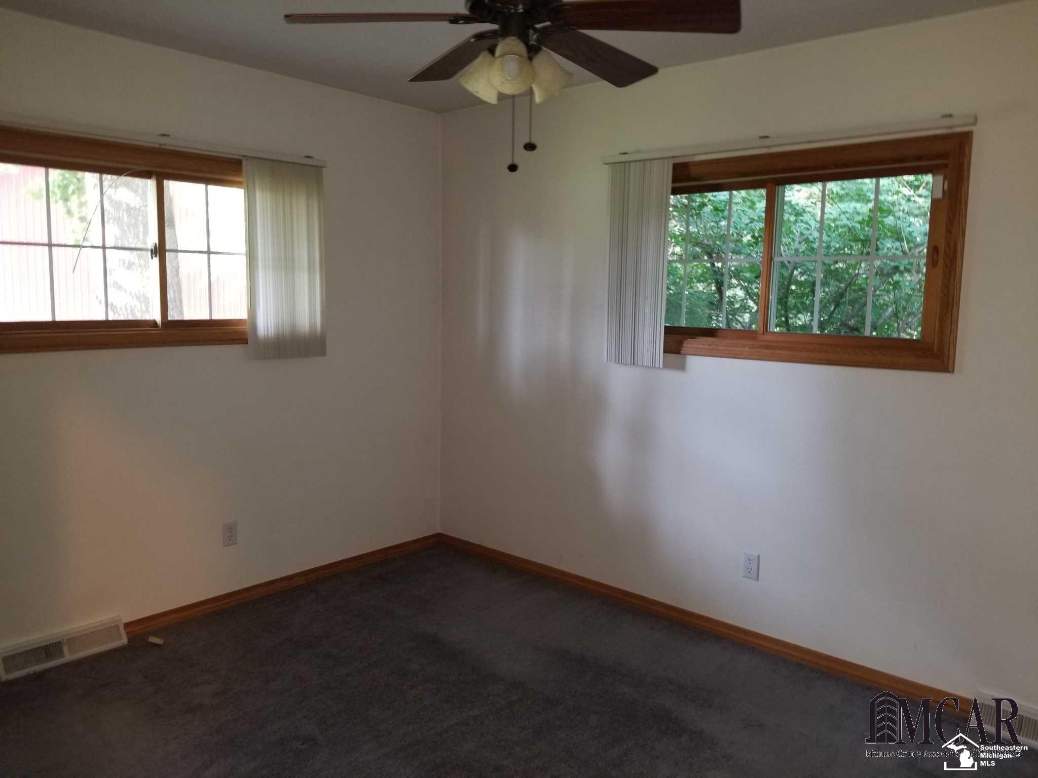 13055 Briar Hill Road Carleton, MI 48117 - Photo 15 of 27