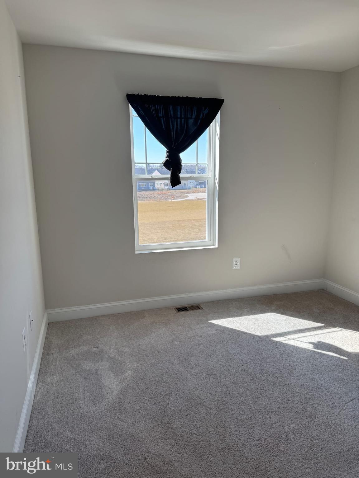 35422 Wright Way Millsboro, DE 19966 - Photo 32 of 35 an empty room with a window