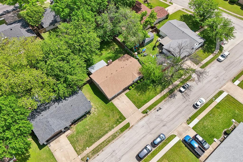 337 Apache Trail Keller, TX 76248 - Photo 34 of 36 an aerial view of a house