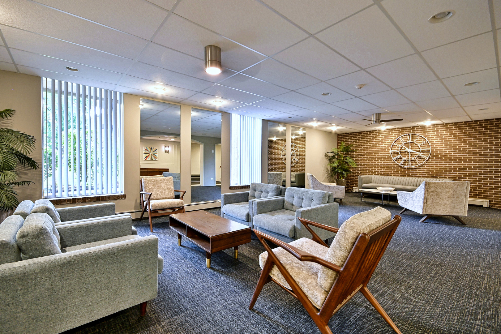 1321 South Finley Road, Unit 422 Lombard, IL 60148 - Photo 5 of 37 Gallery Image 5