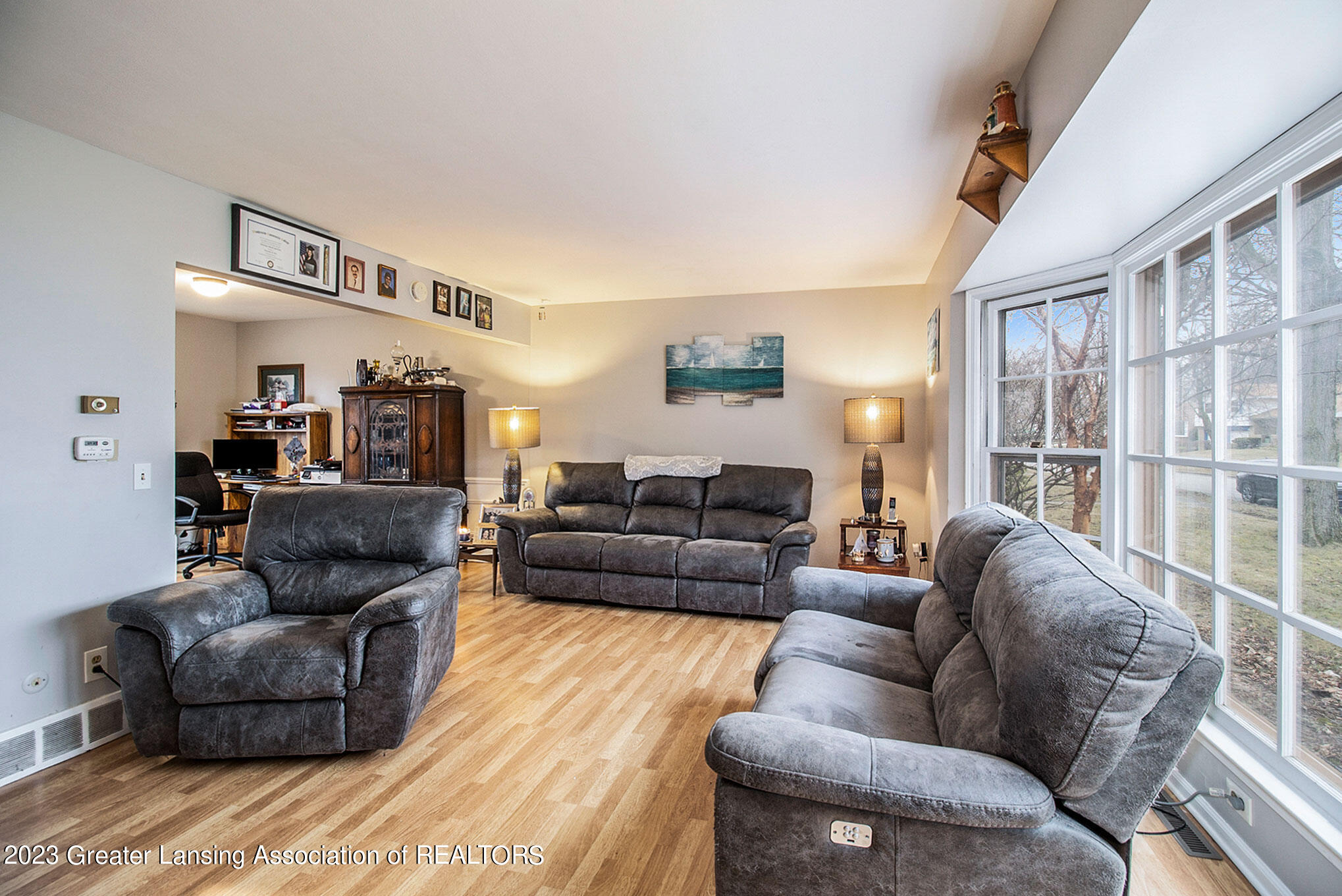 2313 Hampshire Road Lansing, MI 48911 - Photo 4 of 28 0C5A3384