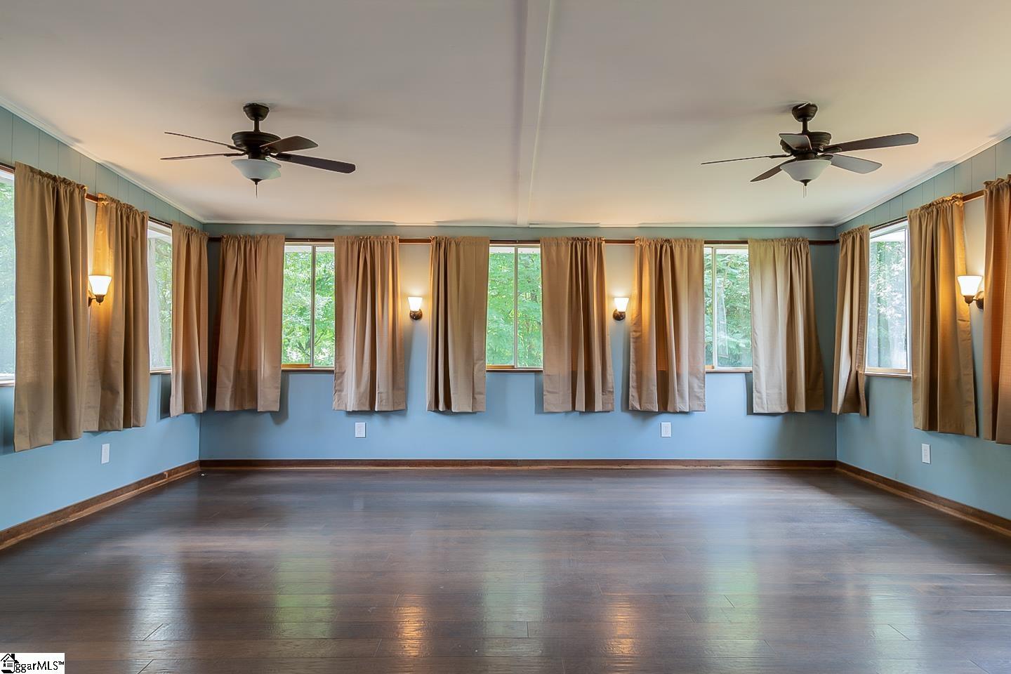 302 Farmington Road Greenville, SC 29605 - Photo 2 of 22