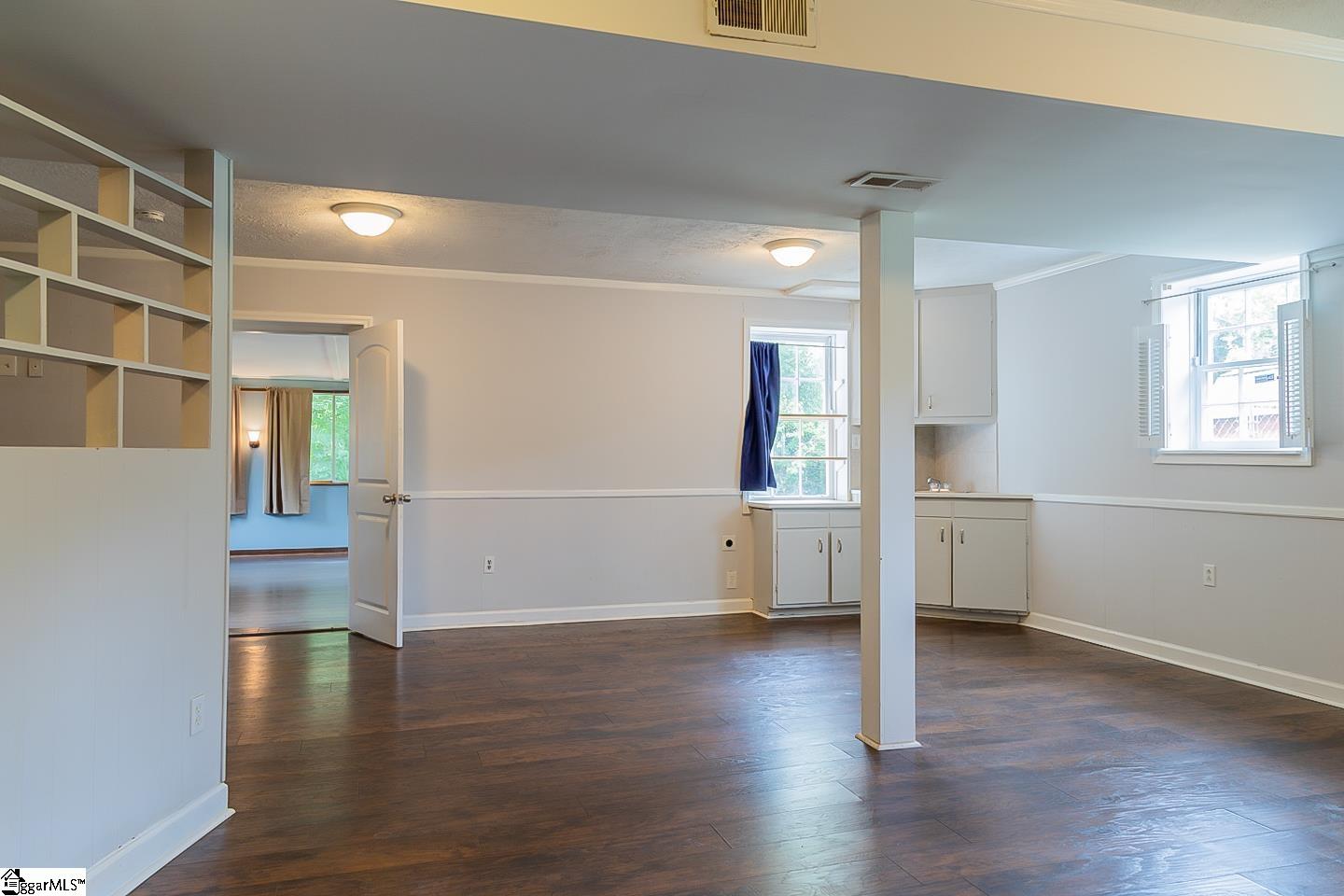 302 Farmington Road Greenville, SC 29605 - Photo 10 of 22