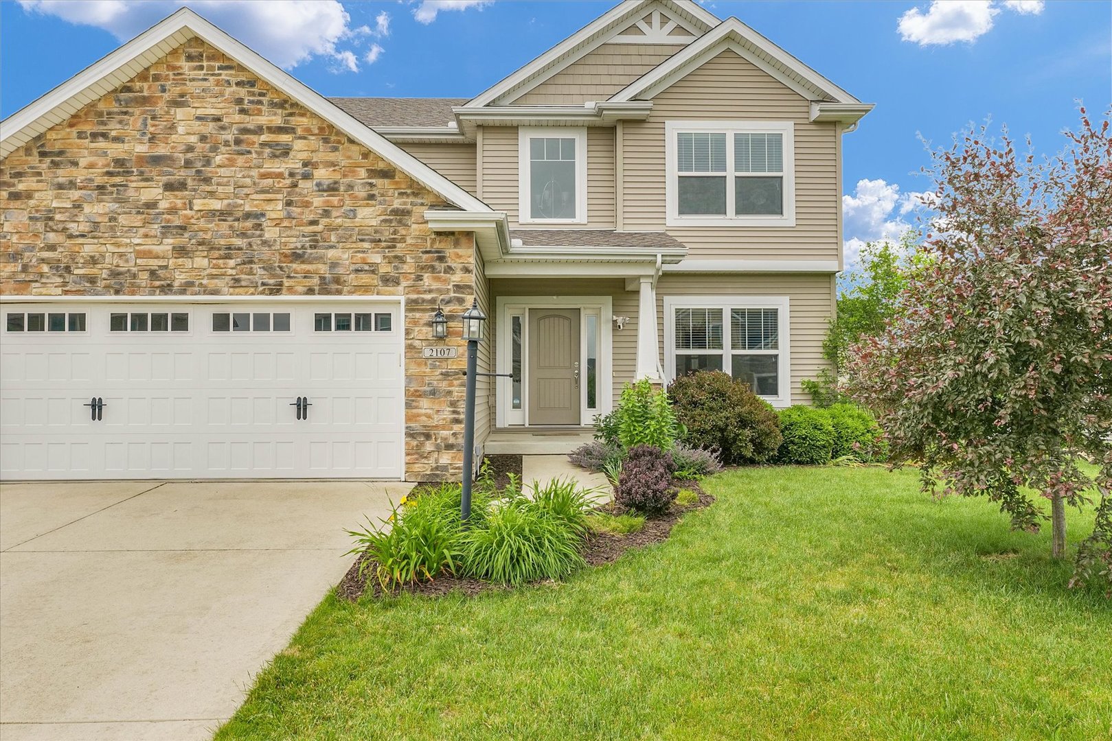 2107 Max Run Drive Champaign, IL 61822 - Photo 4 of 57