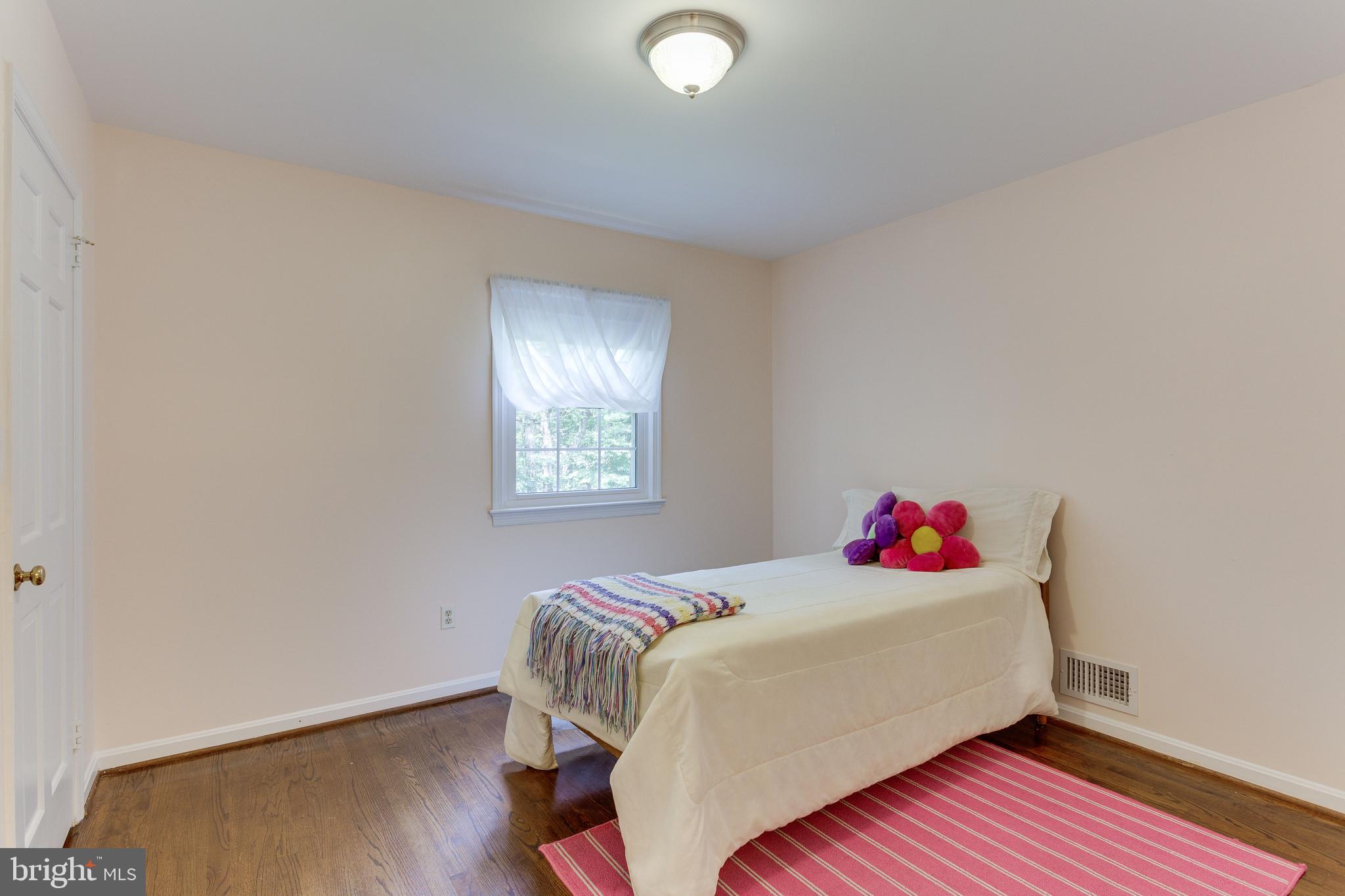 10520 Wickens Road Vienna, VA 22181 - Photo 20 of 44 Bedroom #3