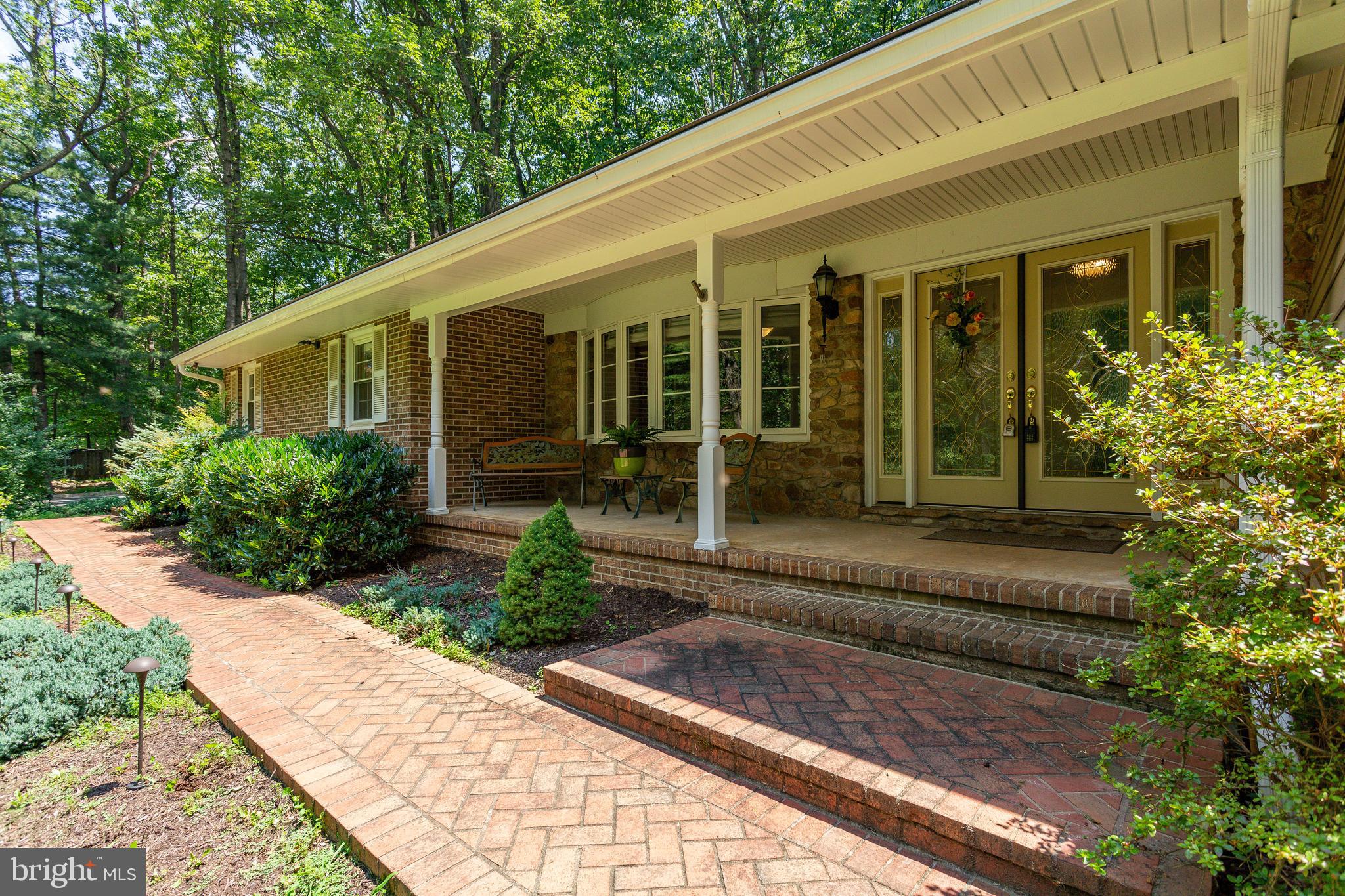 10520 Wickens Road Vienna, VA 22181 - Photo 3 of 44 Front Porch