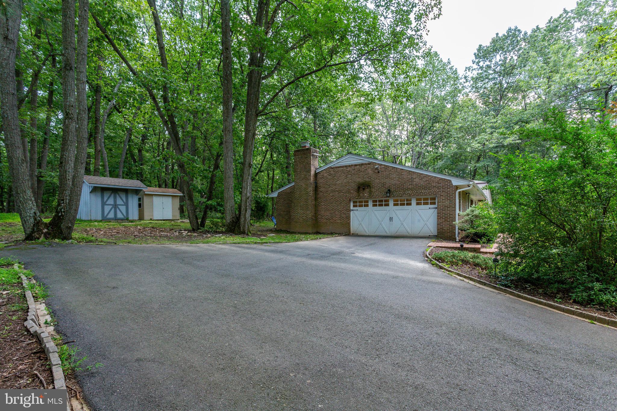 10520 Wickens Road Vienna, VA 22181 - Photo 32 of 44 Driveway Apron View 3