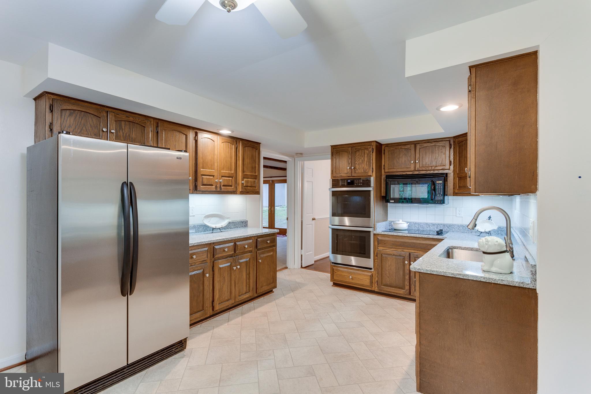 10520 Wickens Road Vienna, VA 22181 - Photo 6 of 44 Kitchen View 3