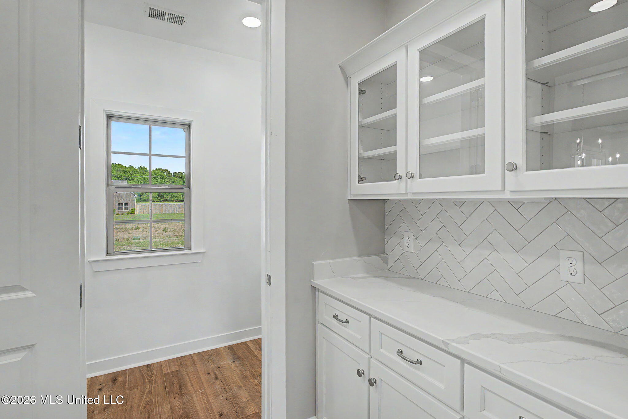 4677 Taylor Trail Hernando, MS 38632 - Photo 12 of 31 Butlers Pantry