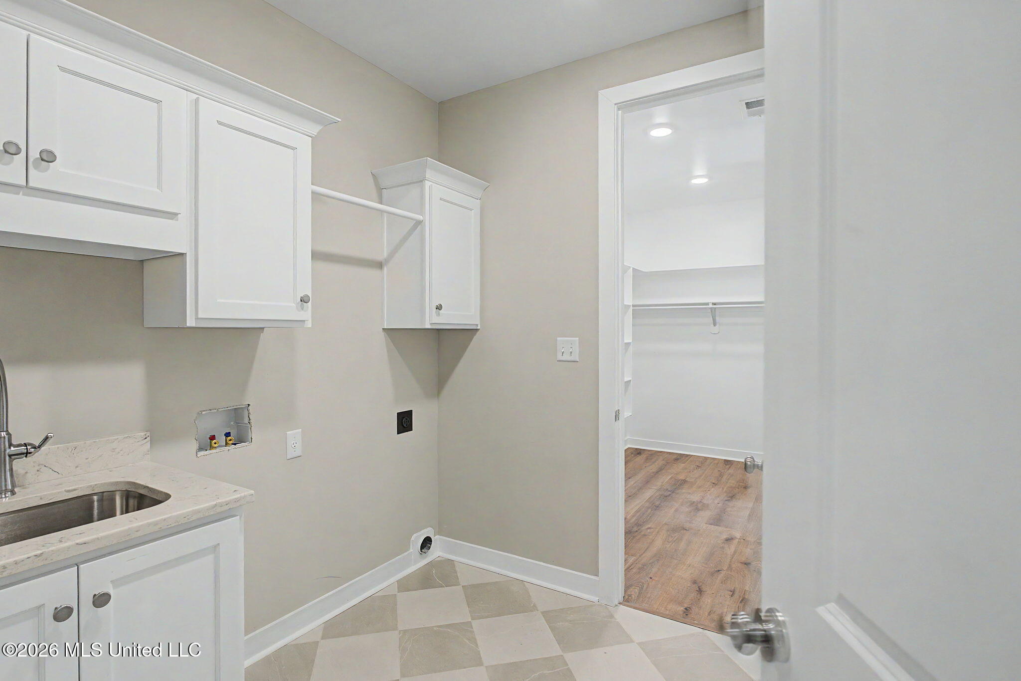 4677 Taylor Trail Hernando, MS 38632 - Photo 17 of 31 Laundry