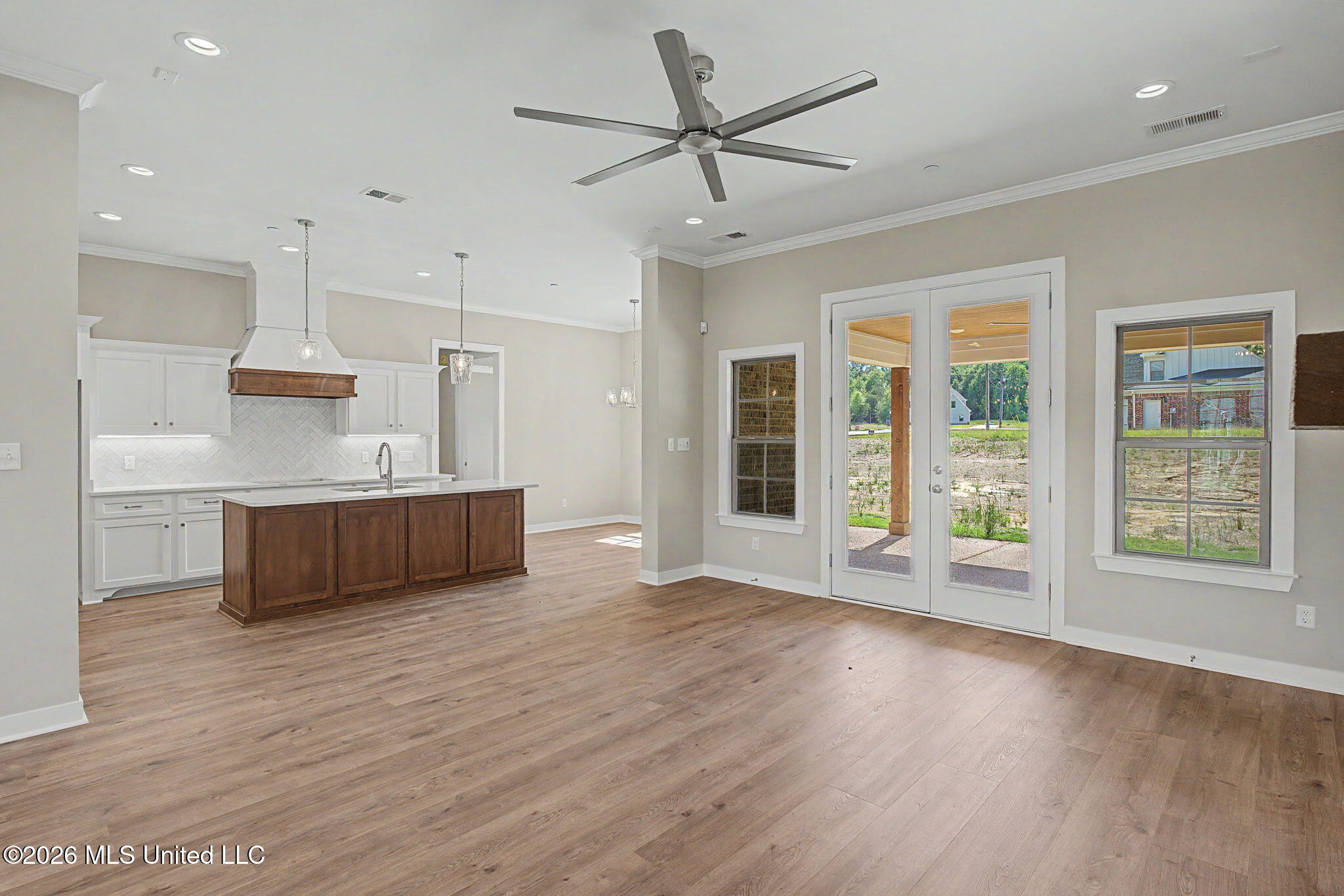 4677 Taylor Trail Hernando, MS 38632 - Photo 7 of 31 Family Room to Kitchen