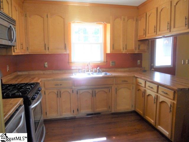 405 State Rd S-39-300 Pickens, SC 29671 - Photo 12 of 35
