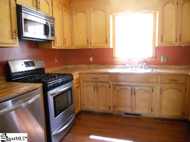 405 State Rd S-39-300 Pickens, SC 29671 - Photo 13 of 35