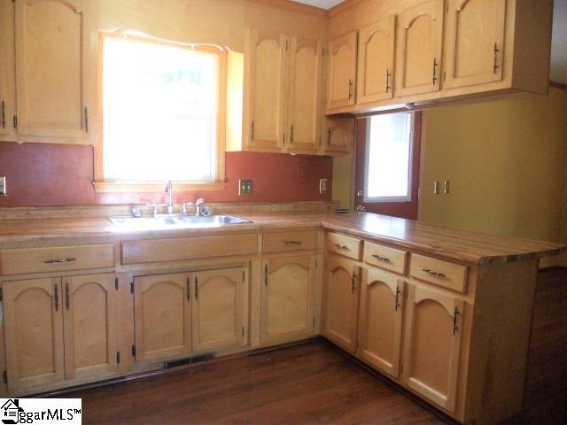 405 State Rd S-39-300 Pickens, SC 29671 - Photo 14 of 35