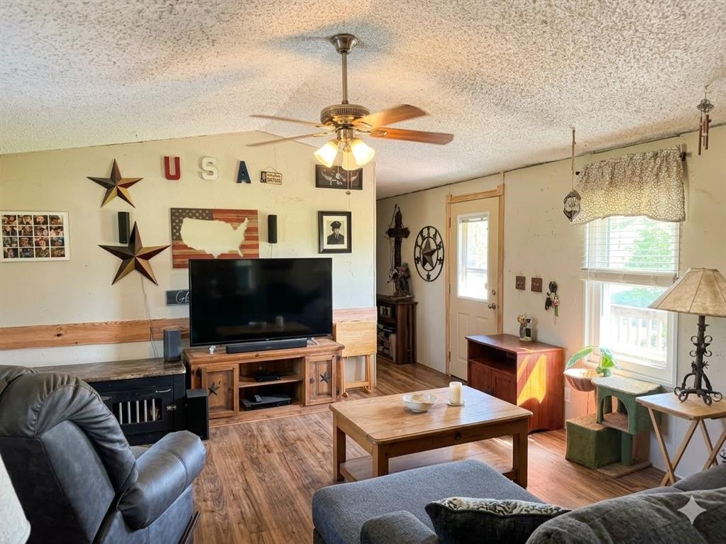 504 Cheaney Road Valley View, TX 76272 - Photo 2 of 16