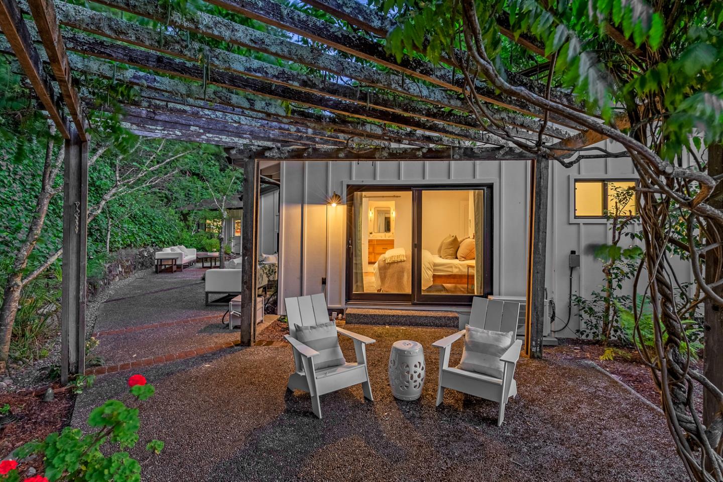 855 Patrol Road Woodside, CA 94062 - Photo 2 of 36
