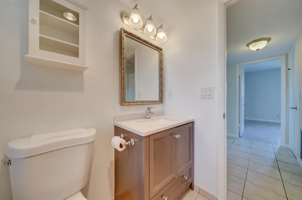 $1,800 | 550 Southeast 2nd Avenue, Unit G27, Deerfield Beach, FL 33441