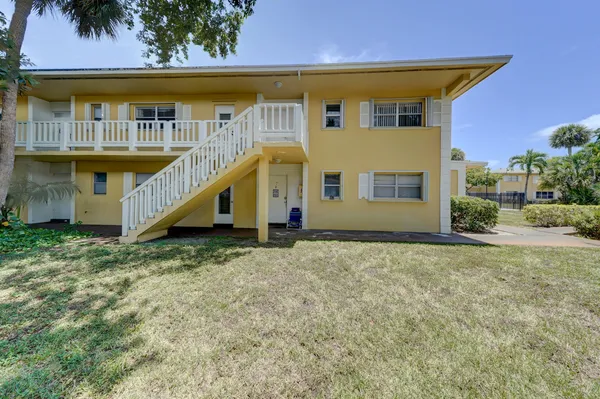 $1,800 | 550 Southeast 2nd Avenue, Unit G27, Deerfield Beach, FL 33441