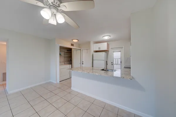 $1,800 | 550 Southeast 2nd Avenue, Unit G27, Deerfield Beach, FL 33441