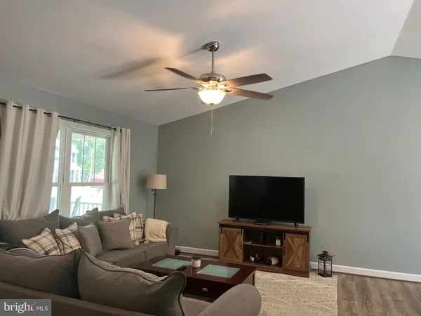 $2,150 | 346 Brooks Drive, Colonial Beach, VA 22443