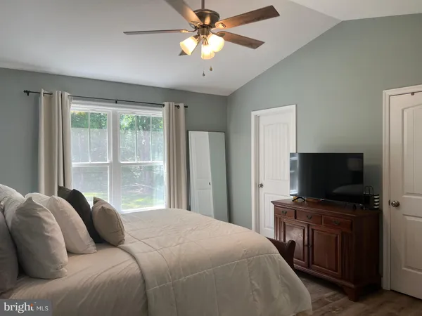 $2,150 | 346 Brooks Drive, Colonial Beach, VA 22443