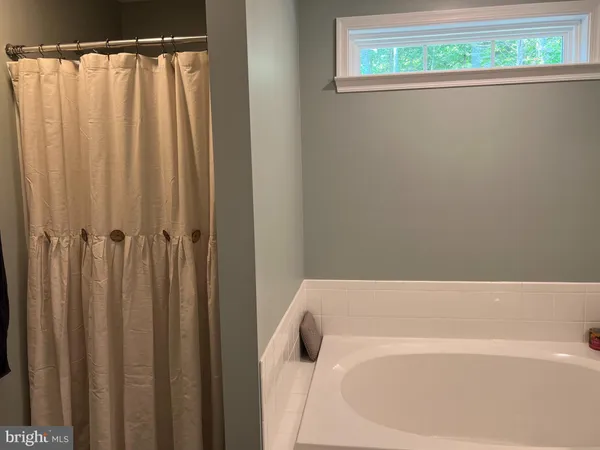 $2,150 | 346 Brooks Drive, Colonial Beach, VA 22443