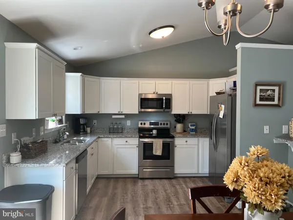 $2,150 | 346 Brooks Drive, Colonial Beach, VA 22443