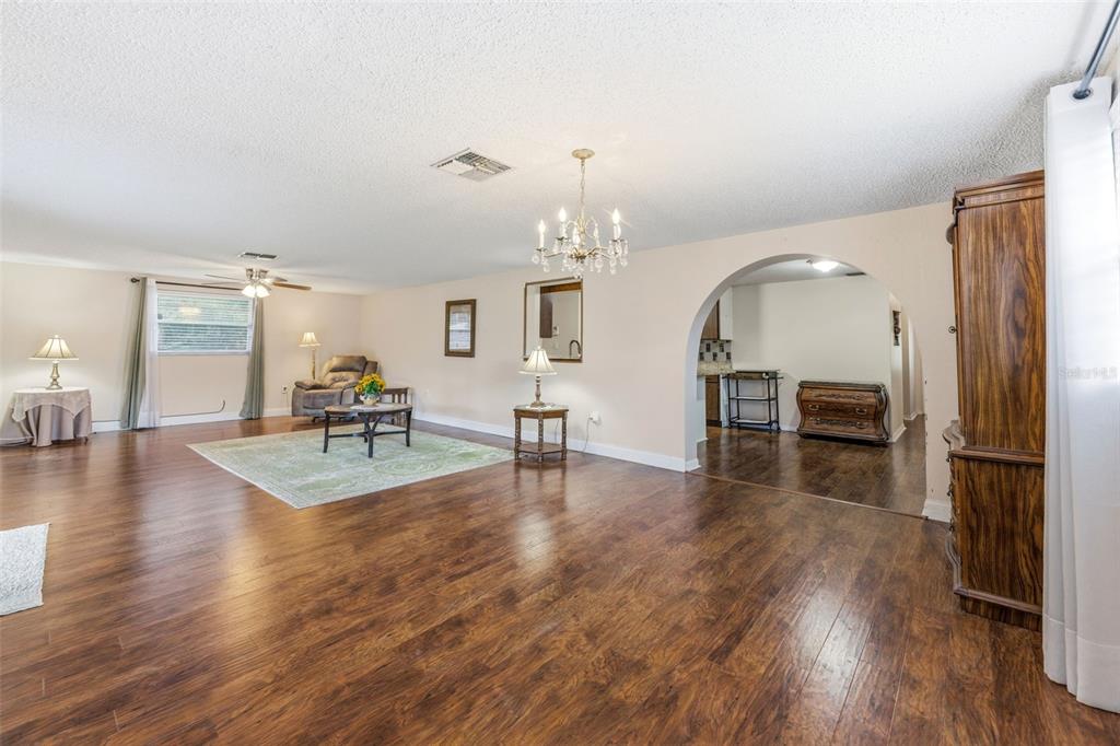 3825 Swindell Road Plant City, FL 33565 - Photo 8 of 42 Gallery Image 8