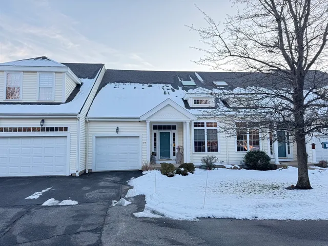 $594,900 | 6 Kingson Lane, Unit 2, Medway, MA 02053